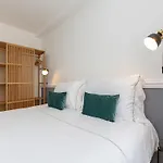 Contemporary Apartment For Two Guests