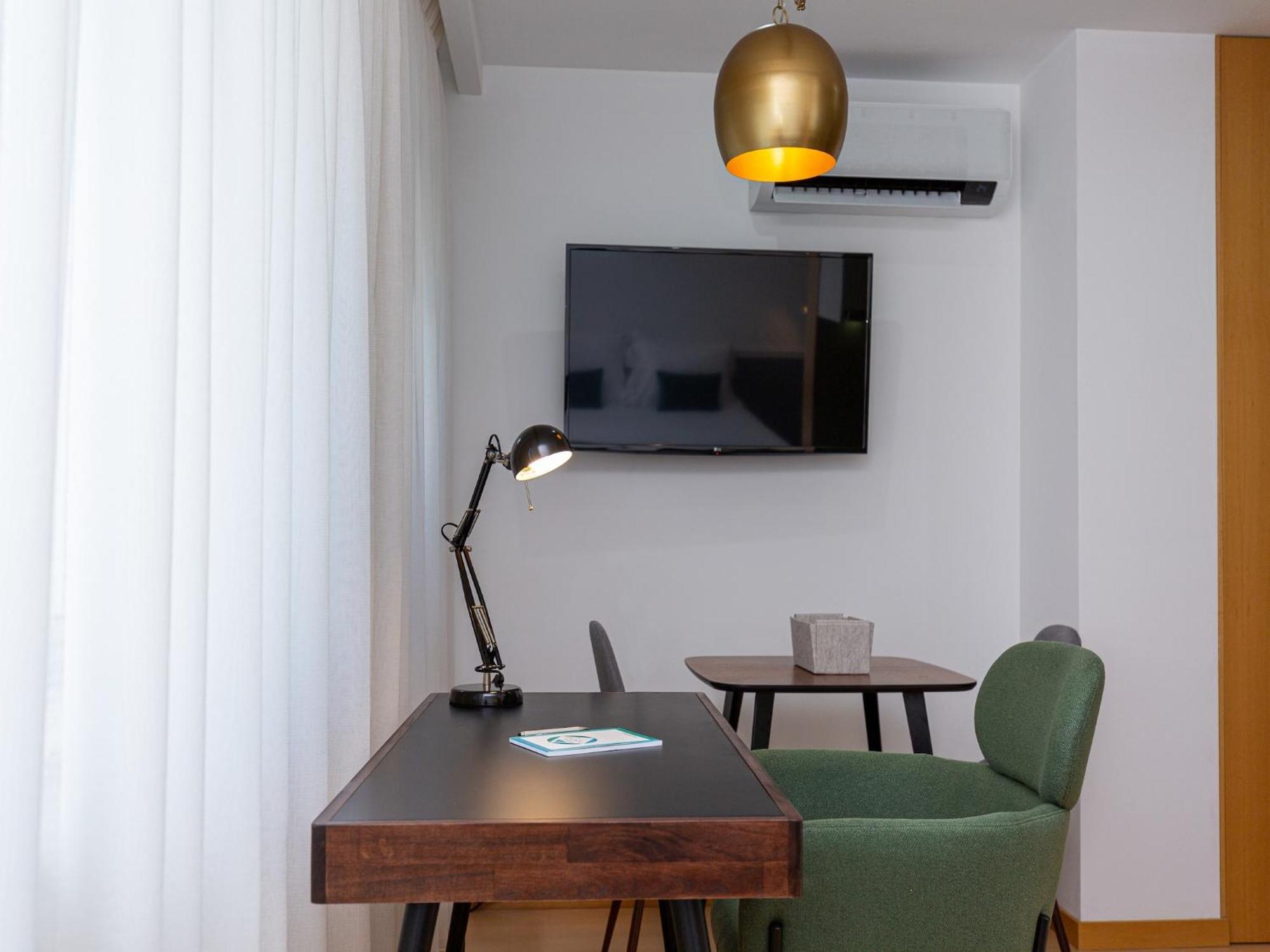 Contemporary For Two Guests